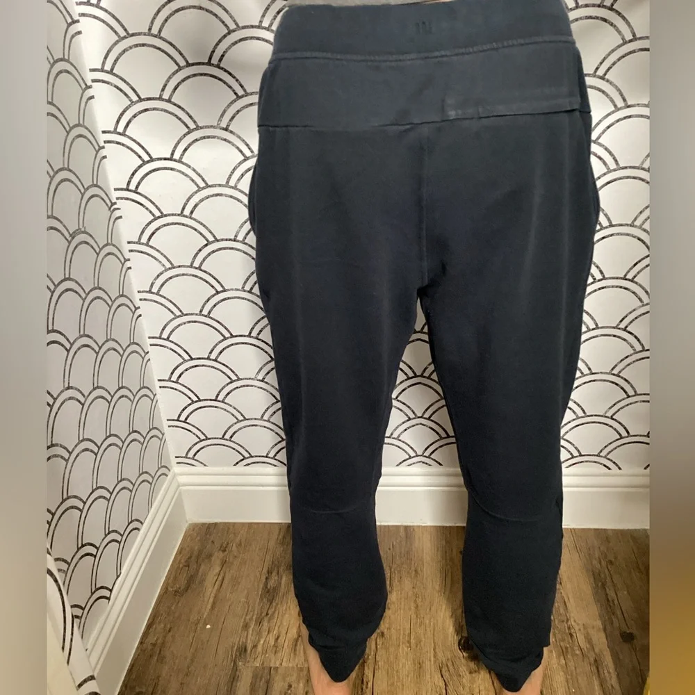 Lululemon Athletica Navy Jogger Pants – Size Medium - Picture 1 of 6